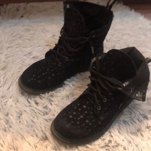 Used Arizona Black Suede w/ Gray stars boots